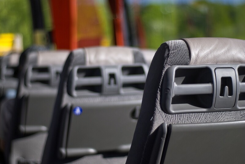 Wkrótce wakacje. Policja publikuje wykaz punktów kontroli autobusów