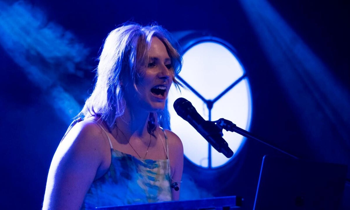 W piątkowy wieczór, 23 sierpnia 2024 roku, na Rynku w Mikołowie odbył się kolejny koncert z cyklu “Letnie Granie” / fot.UM Mikołów (EmK4)