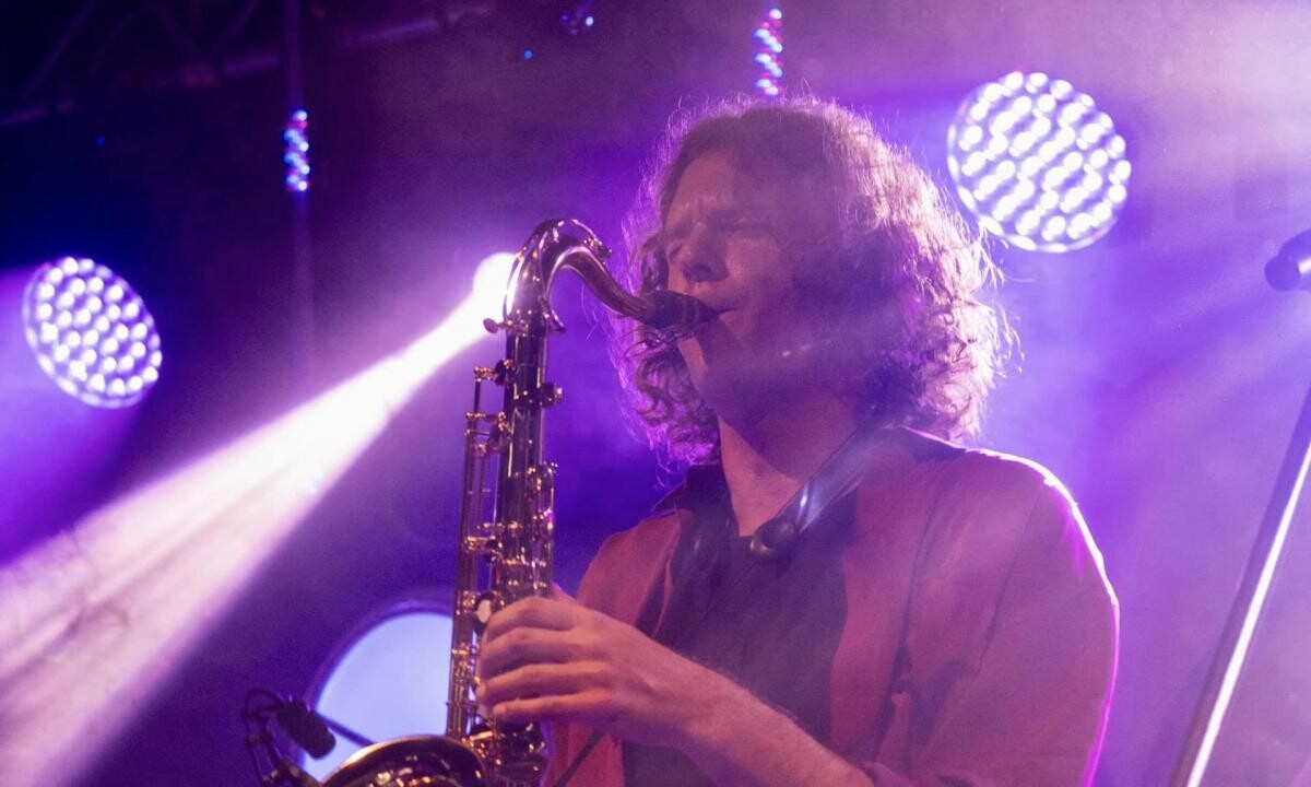 W piątkowy wieczór, 23 sierpnia 2024 roku, na Rynku w Mikołowie odbył się kolejny koncert z cyklu “Letnie Granie” / fot.UM Mikołów (EmK4)