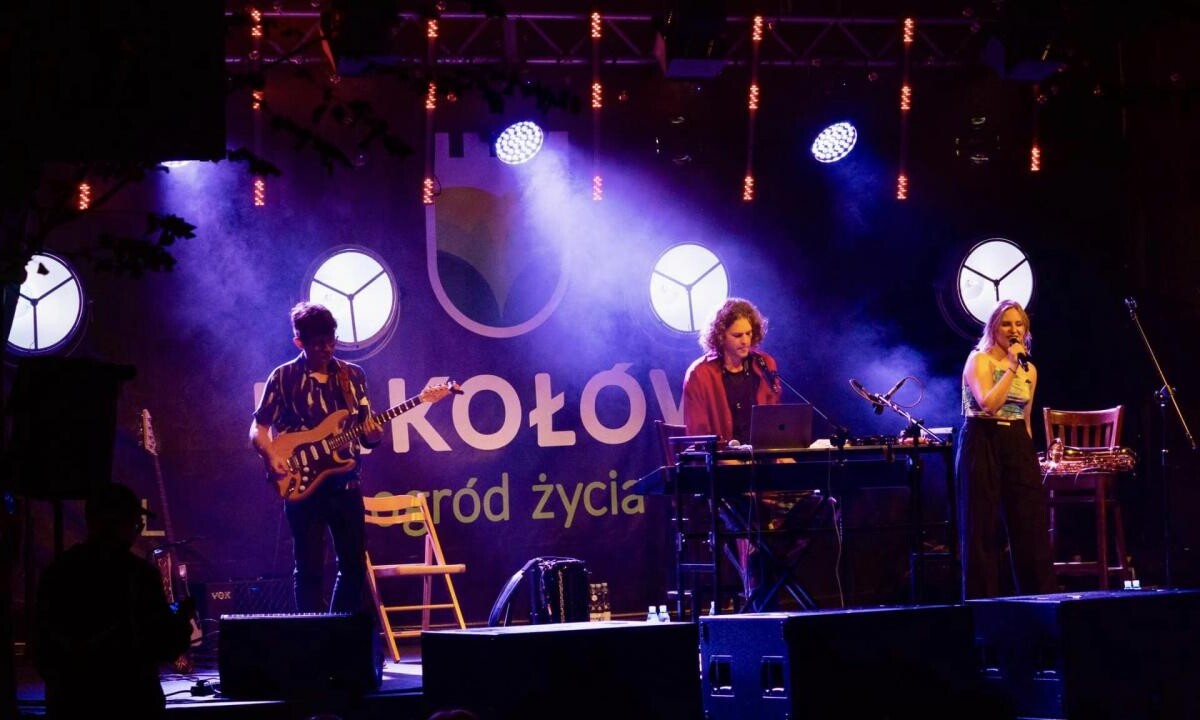W piątkowy wieczór, 23 sierpnia 2024 roku, na Rynku w Mikołowie odbył się kolejny koncert z cyklu “Letnie Granie” / fot.UM Mikołów (EmK4)