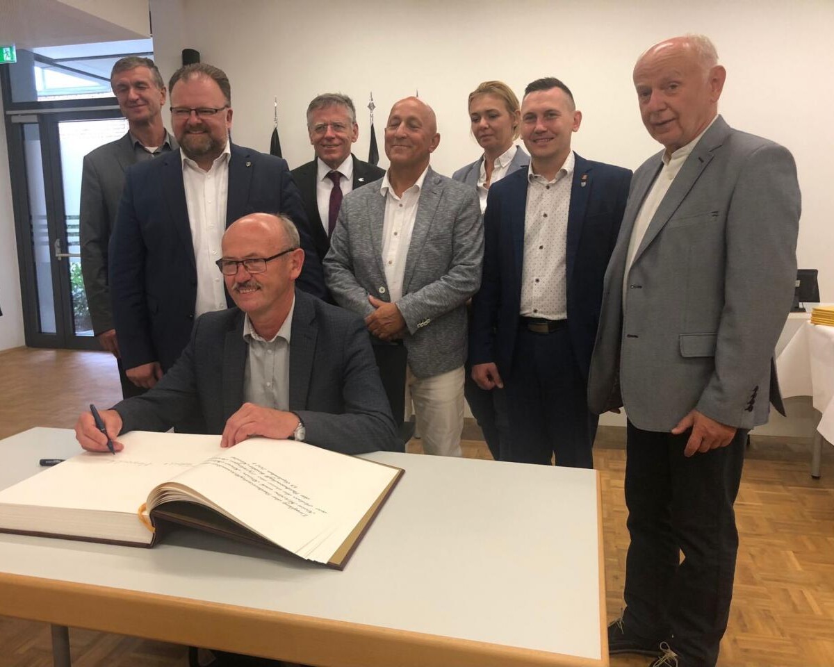 Od 16 do 19 września w Reńskim Powiecie Neuss w Niemczech odbywały się uroczyste obchody 25-lecia współpracy z Powiatem Mikołowskim, które pierwotnie były zaplanowane na 2020 rok.