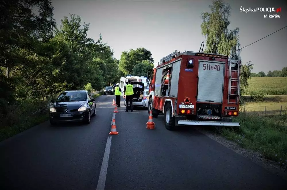 Wypadek na drodze wojewódzkiej nr 928. Kierowca osobówki nie zauważył motocyklisty / fot. KPP Mikołów