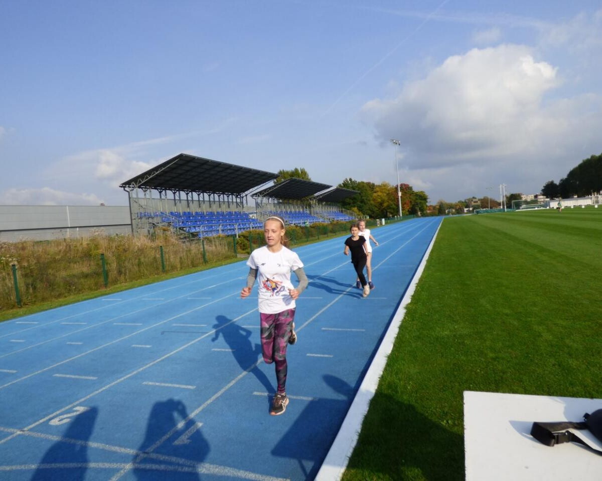 W dniu 7 października 2021 br. na Kompleksie sportowo – rekreacyjnym w Mikołowie odbyły się pierwsze zawody lekkoatletyczne XXVIII edycji zawodów dziecięcych „Czwartki Lekkoatletyczne”.