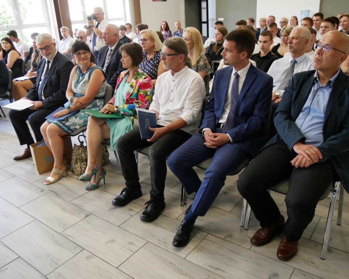 W Zespole Szkół Technicznych w Mikołowie odbyło się uroczyste zakończenie roku / fot. Aktualności Powiatu Mikołowskiego FB