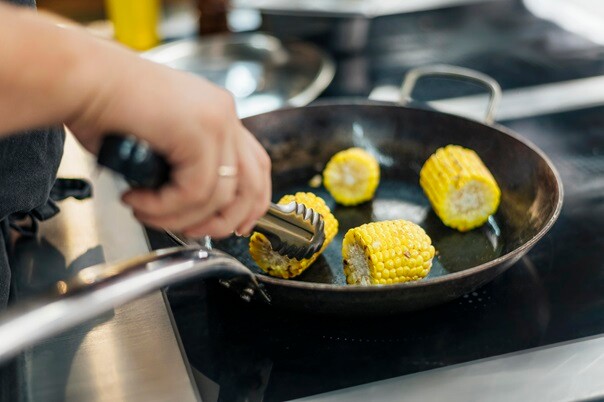 Zalety i wady różnych typów kuchenek gastronomicznych - palnikowa, gazowa, indukcyjna